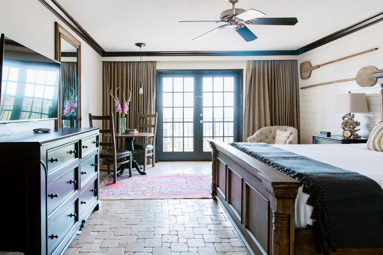 Hillside Boutique Hotel Castroville ภายนอก รูปภาพ