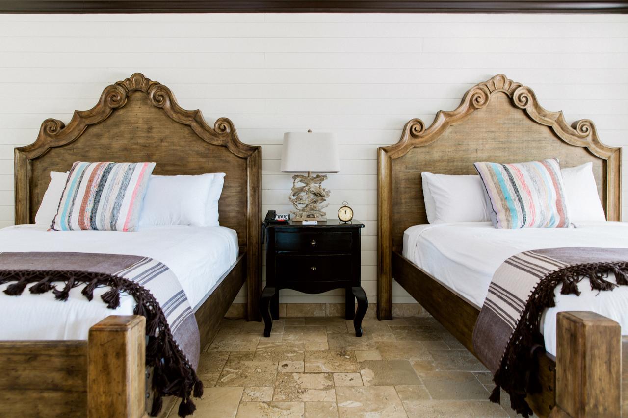 Hillside Boutique Hotel Castroville ภายนอก รูปภาพ