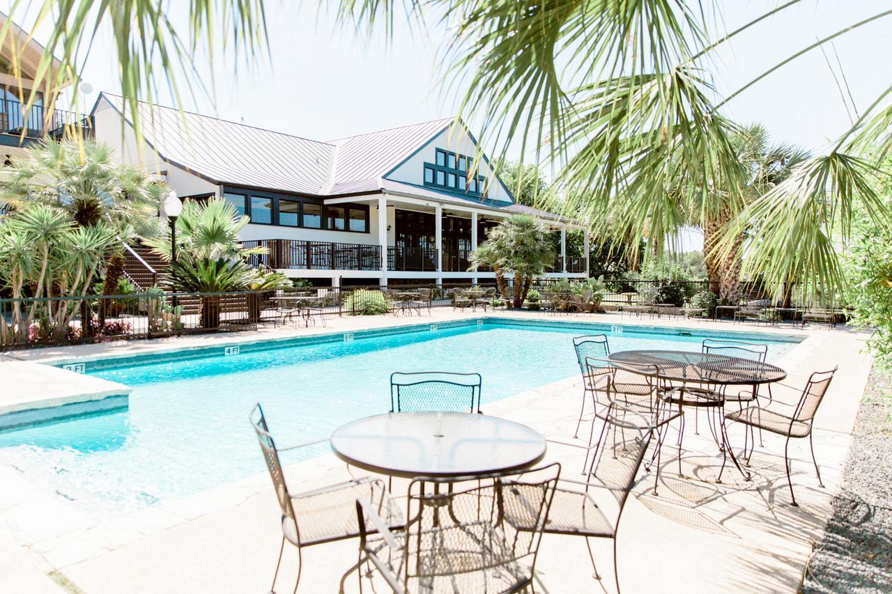 Hillside Boutique Hotel Castroville ภายนอก รูปภาพ