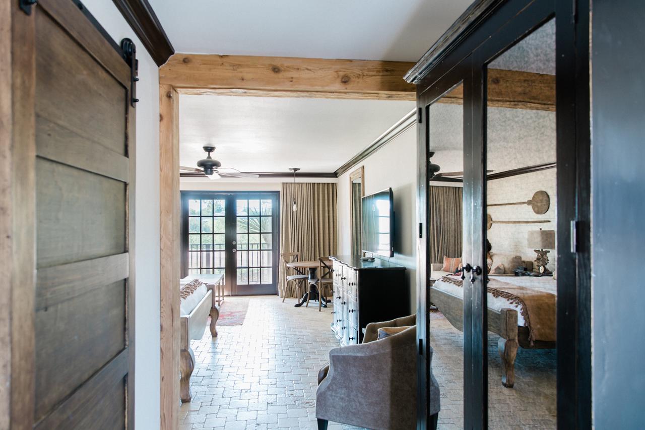 Hillside Boutique Hotel Castroville ภายนอก รูปภาพ