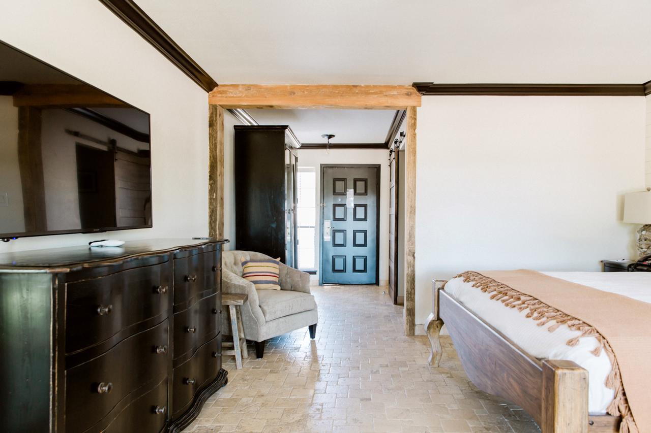 Hillside Boutique Hotel Castroville ภายนอก รูปภาพ