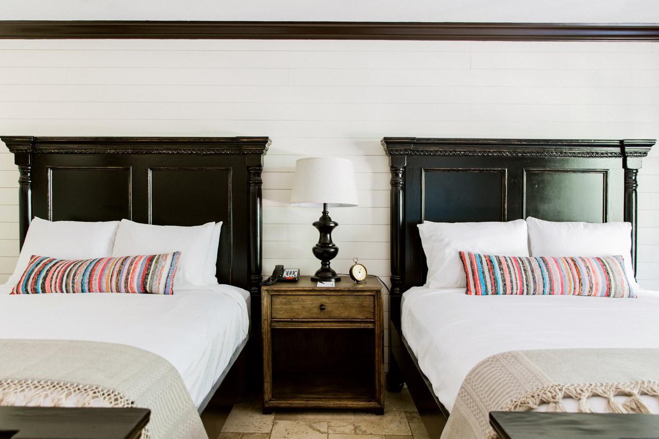 Hillside Boutique Hotel Castroville ภายนอก รูปภาพ