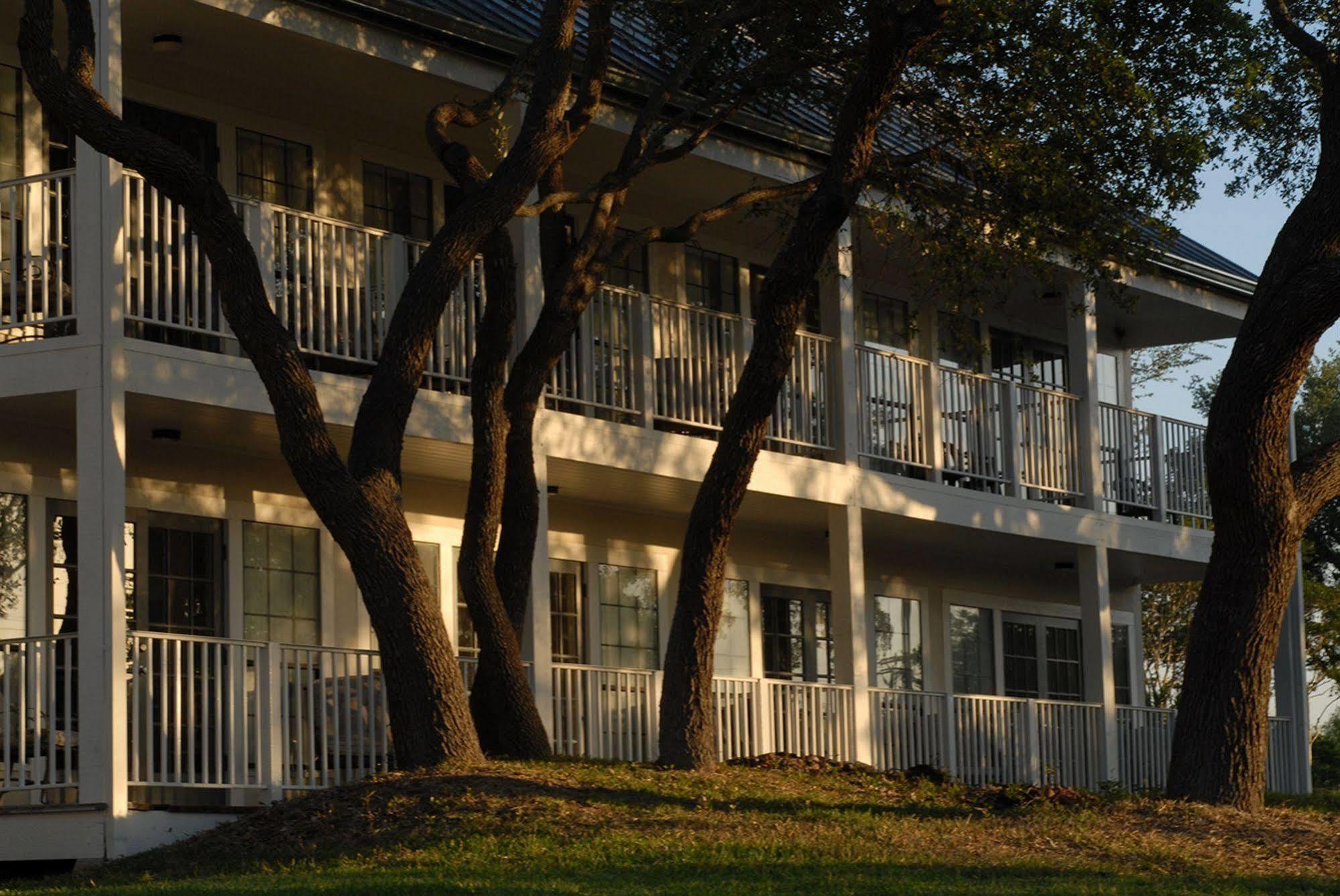 Hillside Boutique Hotel Castroville ภายนอก รูปภาพ